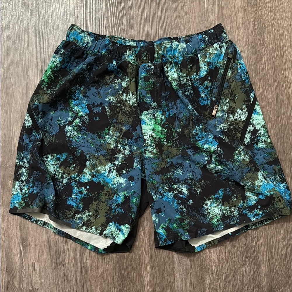 Lululemon Mens Multicolor Print Shorts